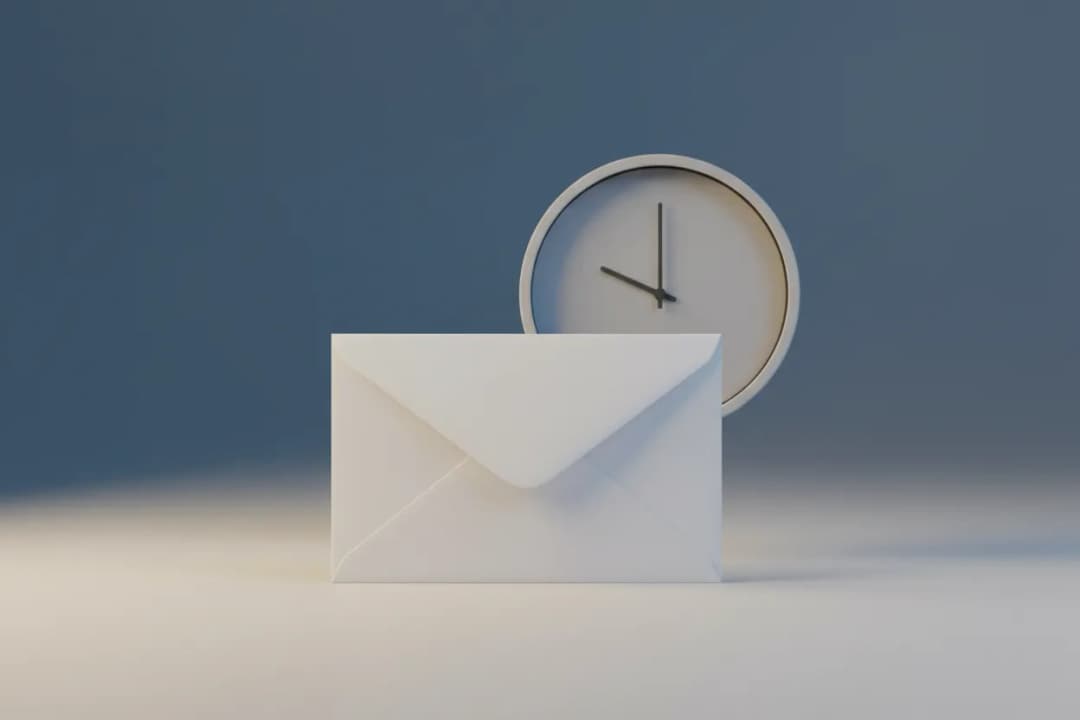 Calm Customers During Service Incidents with Clear Email and In‑App Updates